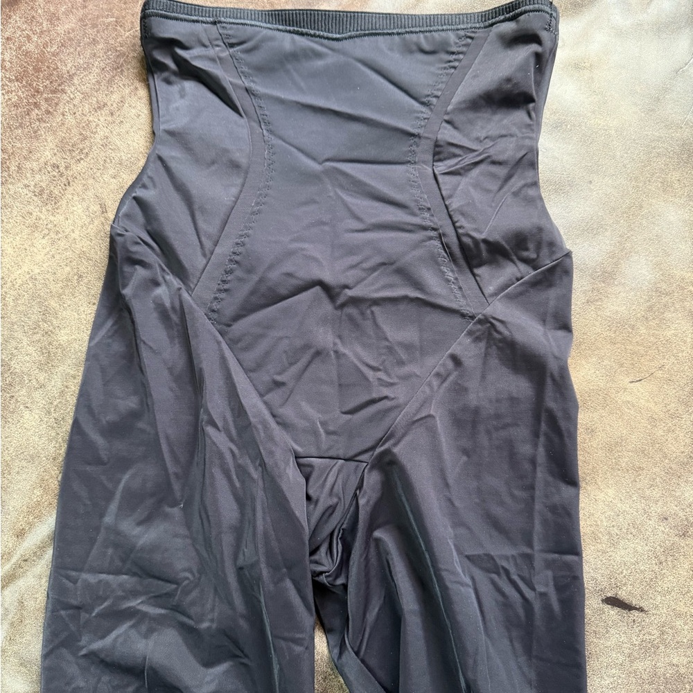 Maidenform Black High-Waisted Shapewear Small